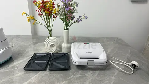 new Kenwood Sandwich Maker with Removable Plates - Good Condition