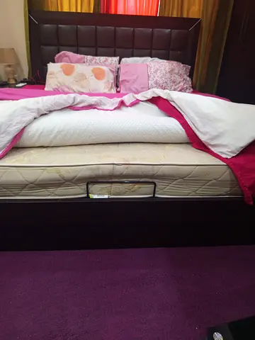 🚨 MOVING OUT SALE – URGENT 🚨

Hydraulic Storage King Size Bed Set