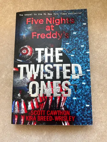 Five Nights at Freddys: The Twisted Ones - Paperback (used)