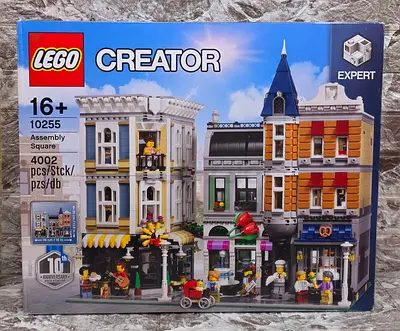 LEGO® Creator Expert Assembly Square 10255 (4002 pcs)(Retired Set)