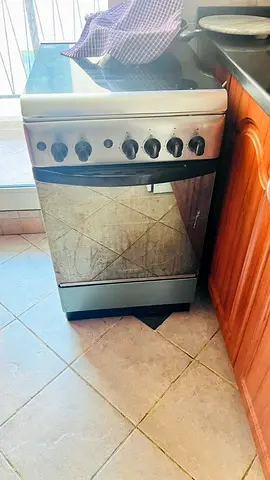 Used freestanding gas oven and stove - working condition