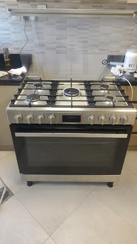 BOSCH Digital Clock Oven Fan 5 Burner Full Gas Cooker Range Size 90 cm
