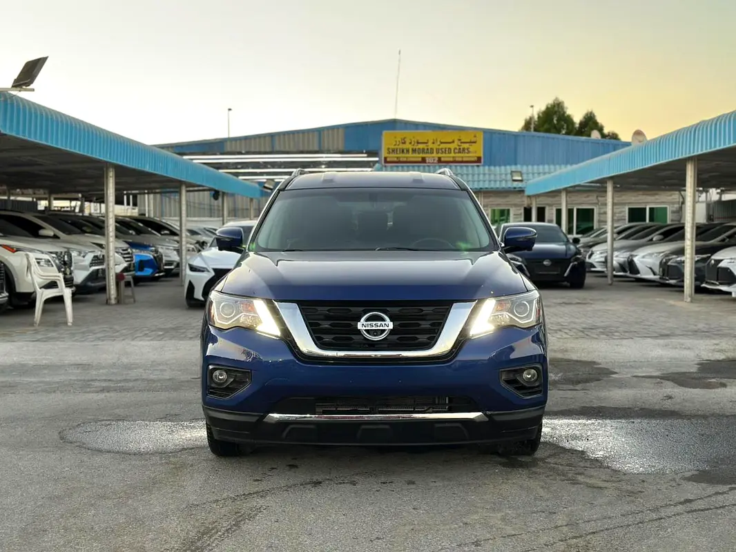 Nissan Pathfinder 2017 — photo 1 of 20