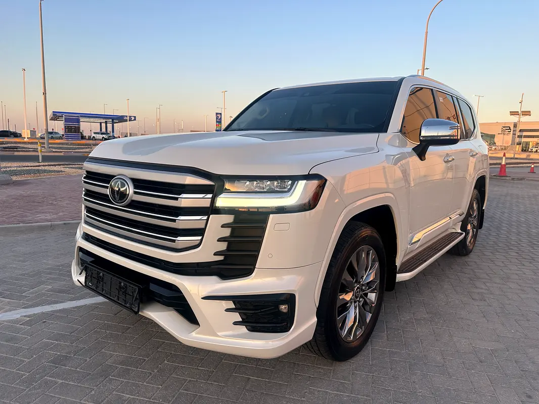 Toyota Land Cruiser 2024 — photo 1 of 20