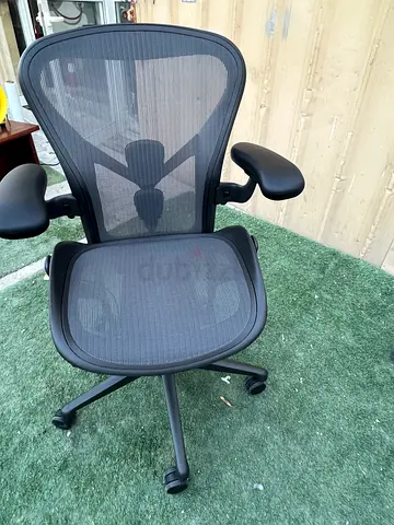 Herman miller remastered size B fully loaded