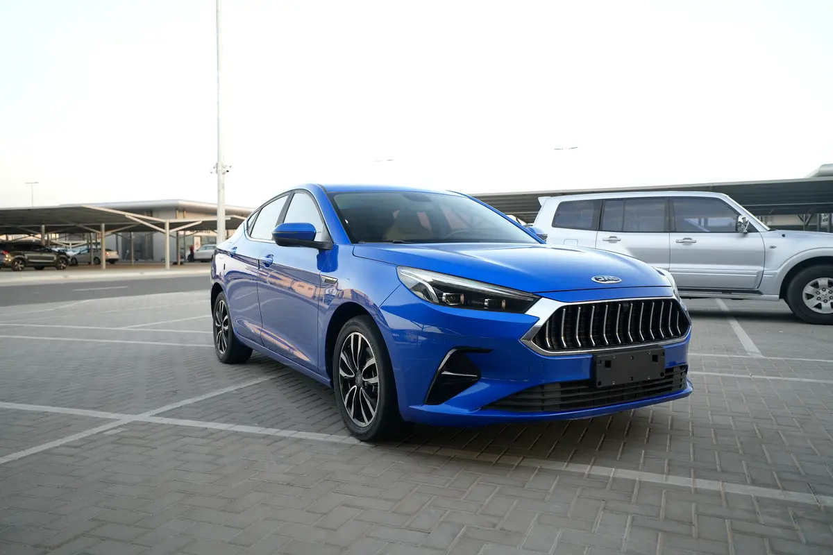 JAC J7 2023 — photo 1 of 12