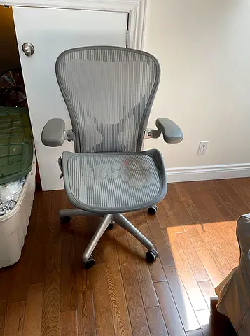 Gray Color Herman Miller Aeron Classic Chair Size C