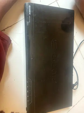 ELEKTA DVD Player (used) - works, compact unit no remote, working