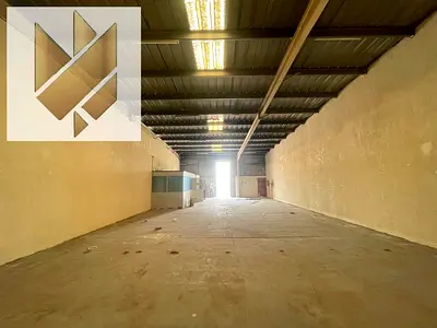 مستودع 2200 قدم بالصناعية13 مع كهرباء 30 كيلوواط