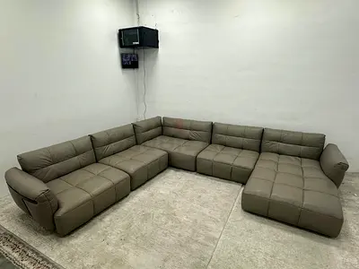 Same like new condition natuzzi brand Ushape sofa