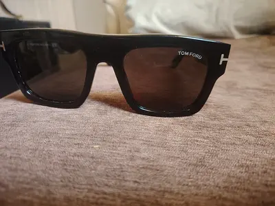 Tom Ford sunglasses - black frame, made in Italy (pre-owned)
