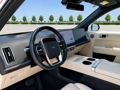 صورة 7 لـ 2024 LI AUTO L7