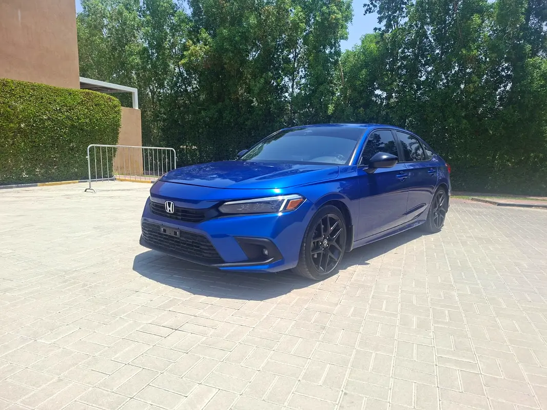 Honda Civic 2024 — photo 1 of 13