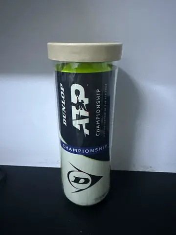 Tennis balls