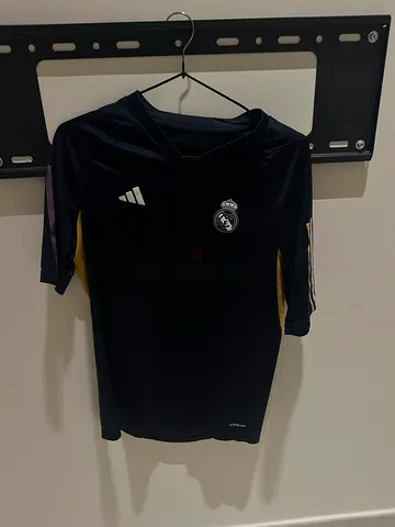 Real madrid football shirt small