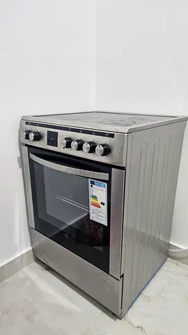 Silver Free Standing Electric Cooker with Ceramic Hob and Oven