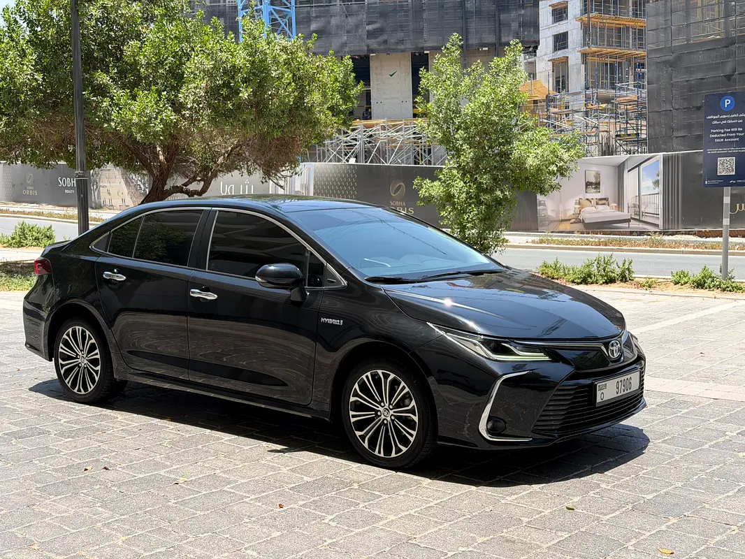 Toyota Corolla 2020 — photo 1 of 14