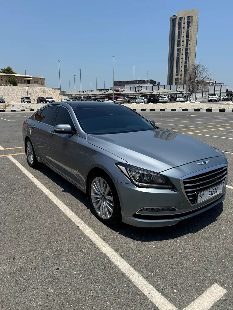 Genesis G80 2017 — photo 1 of 14