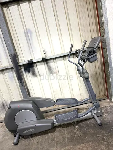Life fitness cross trainer x9i