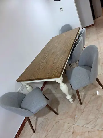 Dining table with 6 chair