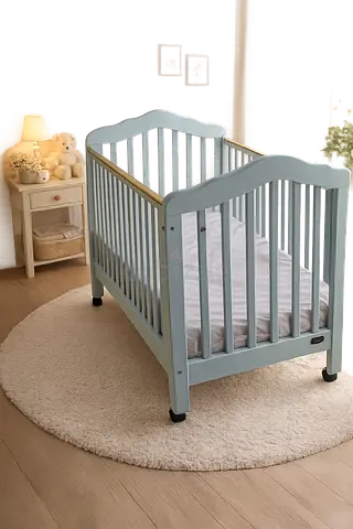 Baby crib with mattress for sale