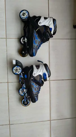 Pair of kids inline roller skates - adjustable size, blue/black