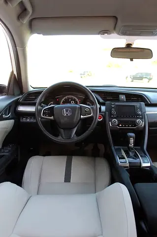 صورة 8 لـ 2019 Honda CIVIC
