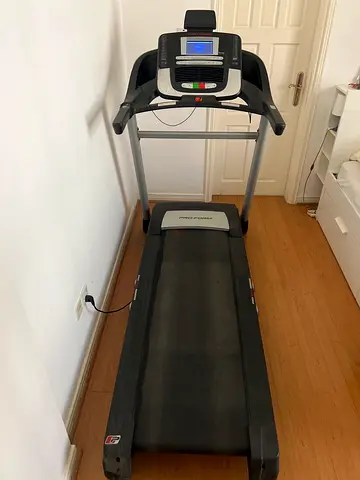 Treadmill in good working condition - folding motorized running machine