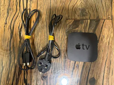 Apple TV 4th generation 32 GB (read description)