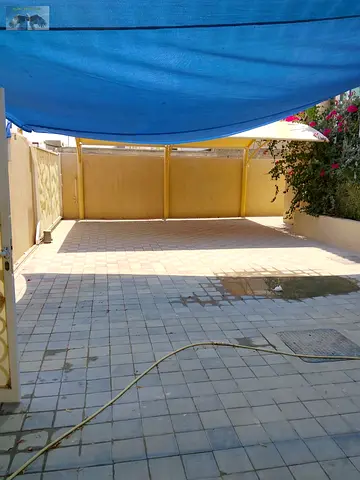فيلا فاخرة تجاريه للإيجار السنوي في المويهات عجمان موقع استراتيجي في منطقة المويهات على مخرج دبي مباشرة قريب من جميع الخدمات والمرافق الحيوية
