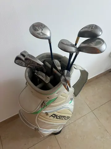 Women’s golf clubs with bag