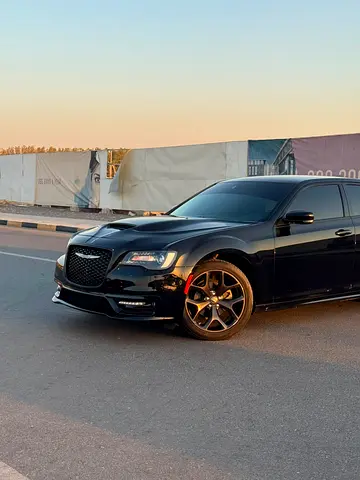 كرايسلر c300 مواصفات امريكية 2022 6 سلندر بحالة جيدة