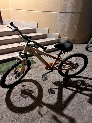 Used adult mountain/commuter bike - good condition