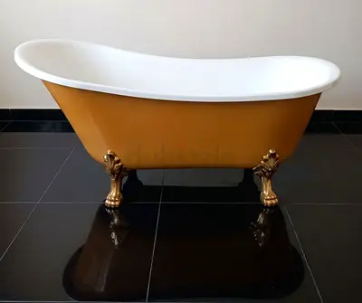 Vintage clawfoot freestanding bathtub - mustard exterior, white interior بانيو كلاسيكي