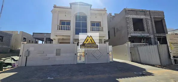 فيلا ملكية فاخرة للإيجار السنوي في الحليو 1 عجمان | 4 غرف نوم ومجلس وصالتين