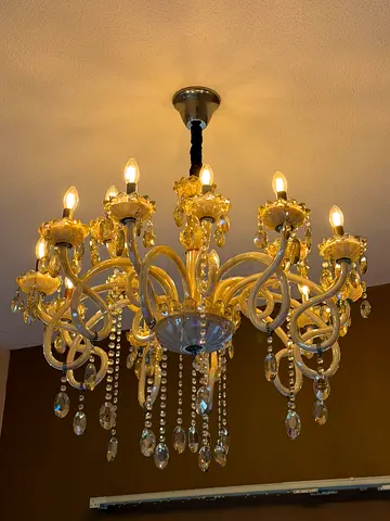 Light shandela in good condition for free