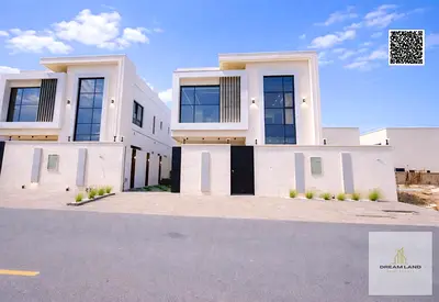 فيلا للبيع تشطيب راقى جدا شامل رسوم التسجيل تملك حر لكافه الجنسيات جوار كافه الخدمات العامه