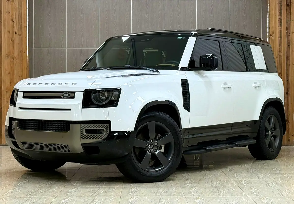 Land Rover Defender 2025 — photo 1 of 18
