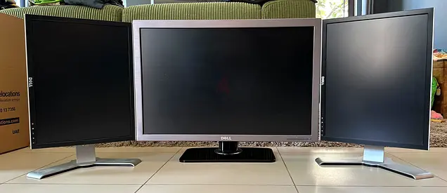 3x Dell Monitors – Classic PLP Setup (2× 2007FP + 1× 3008WFP) – AED 400 for all