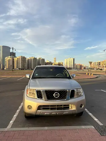 Nissan Pathfinder SE 2011 GCC Specs