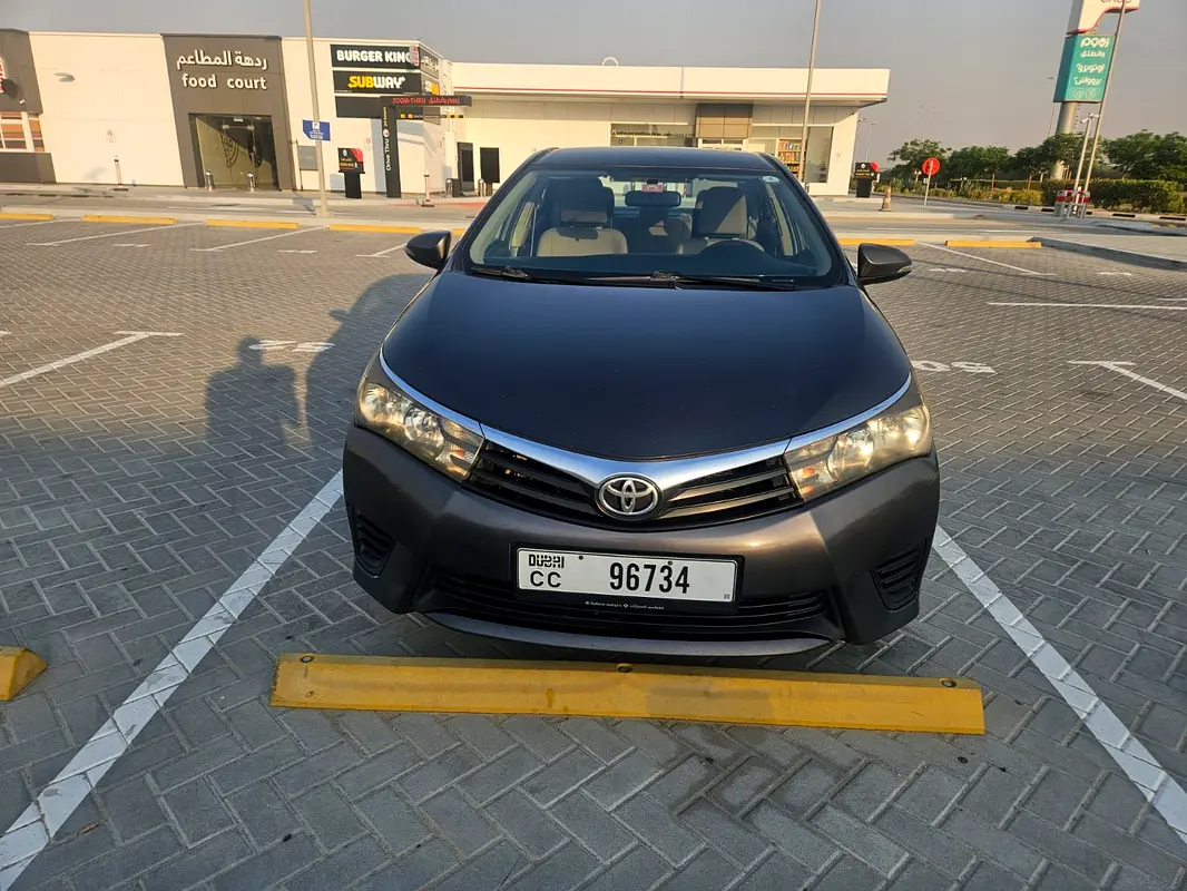 Toyota Corolla 2016 — photo 1 of 13