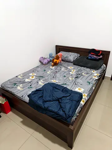 Bedroom set for sale with wardrobe - moving out