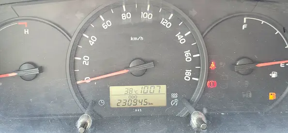 2015 Toyota HIACE — миниатюра 15