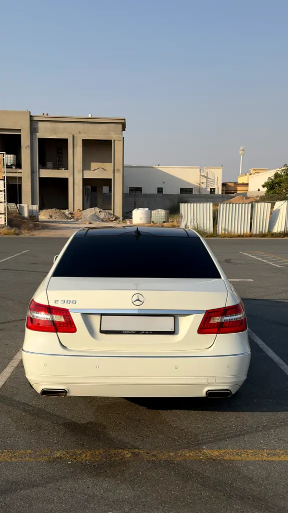 Mercedes-Benz E-Class 2012 — photo 1 of 7