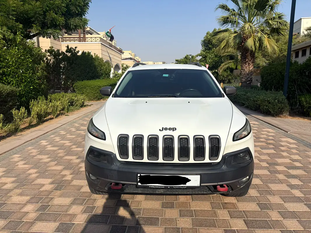 Jeep Cherokee 2014 — photo 1 of 8