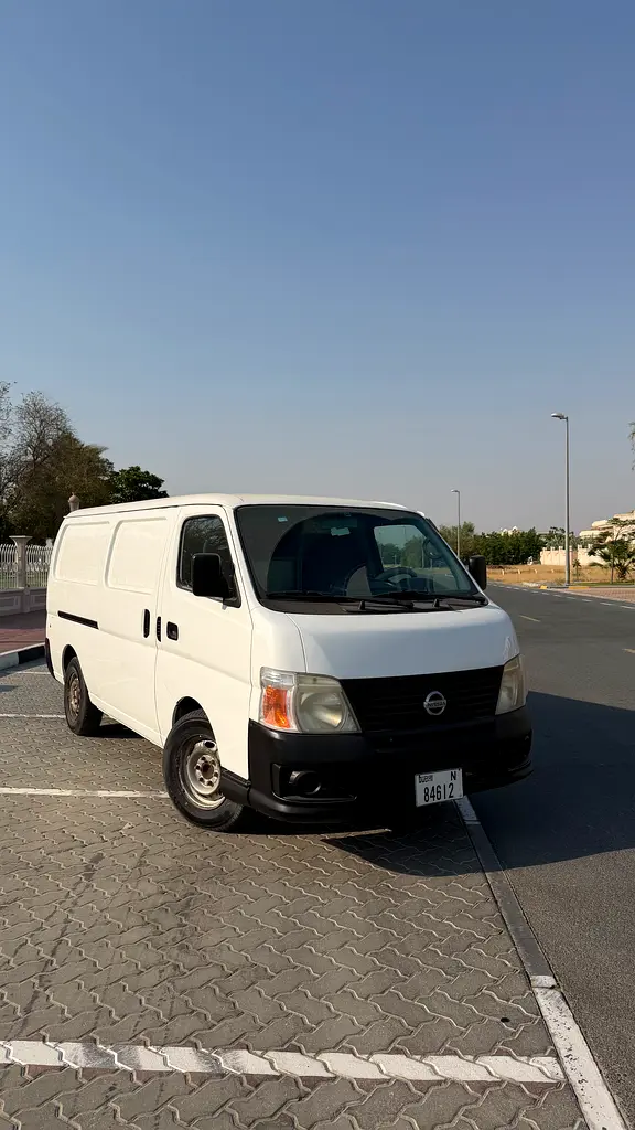 Nissan Urvan 2009 — photo 1 of 12