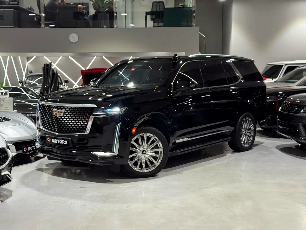 Cadillac Escalade 2022 — photo 1 of 20