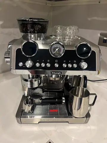 DeLonghi La Specialista Espresso Machine with Milk Frother - Excellent Condition