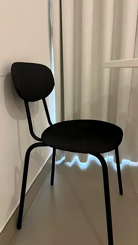 Ikea white round table with a chair (Docksta)