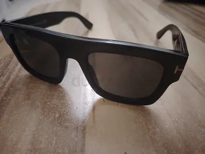 Tom Ford sunglasses - black frame, made in Italy (pre-owned)